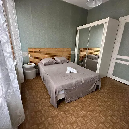 Amienoise 5 Proche Centre Holiday home Amiens